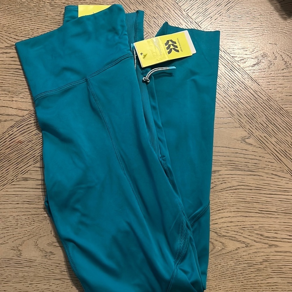 All in motion leggings